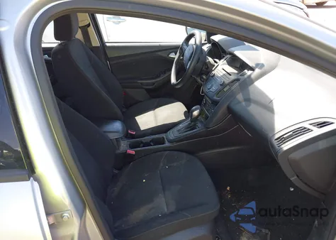 2017 Ford Focus Se z USA, uszkodzony, nr VIN 1FADP3F23HL286837